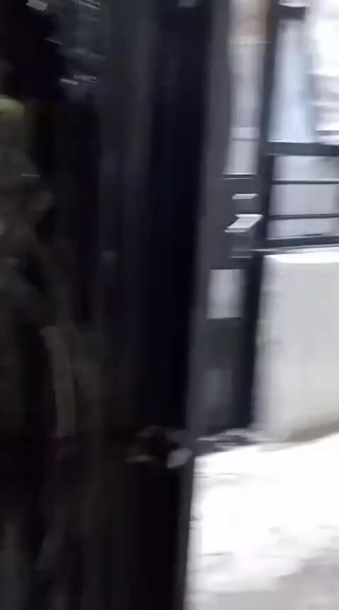 سلام عليكم دار للبيع
المساحه 100متر  طابقين 
طابق لاول استقبال وغرفه نوم
  وباقي الخدمات
الطابق الثاني غرفتين نوم وخدمات 

موقع ضياء الحلفي 
للاستفسار الاتصال
***********
