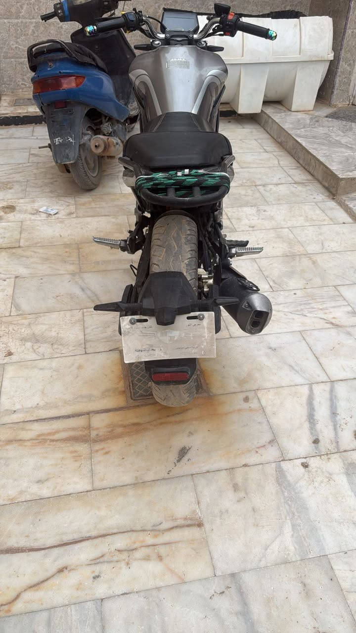 السلام عليكم دراجه دايون موديل 2023 النضافه كما موضح بلصوره اوراق سكنر دراجه خير من الله السعر مليون و 100
وبيهه مجال بسيط ***********
