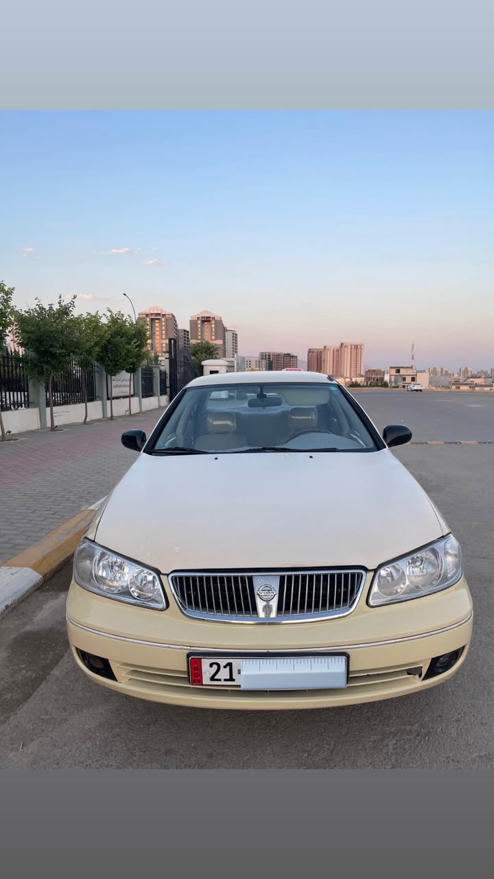 سەنی یابانی  مۆدێل ٢٠٠٩ دو پارچەی بۆیاخە سەنەوی تازە یە  چوار تایی تازەیە گێرو مەكینەو تەبریدی بە شەرت  ناوی كامل تێ گیراوە  سەیارە كە كامل جایزە  بێ ئەیب زۆر جوان سەعری ١٠٠ كەمێ مەعامەلە *********** السليمانية, العراق
