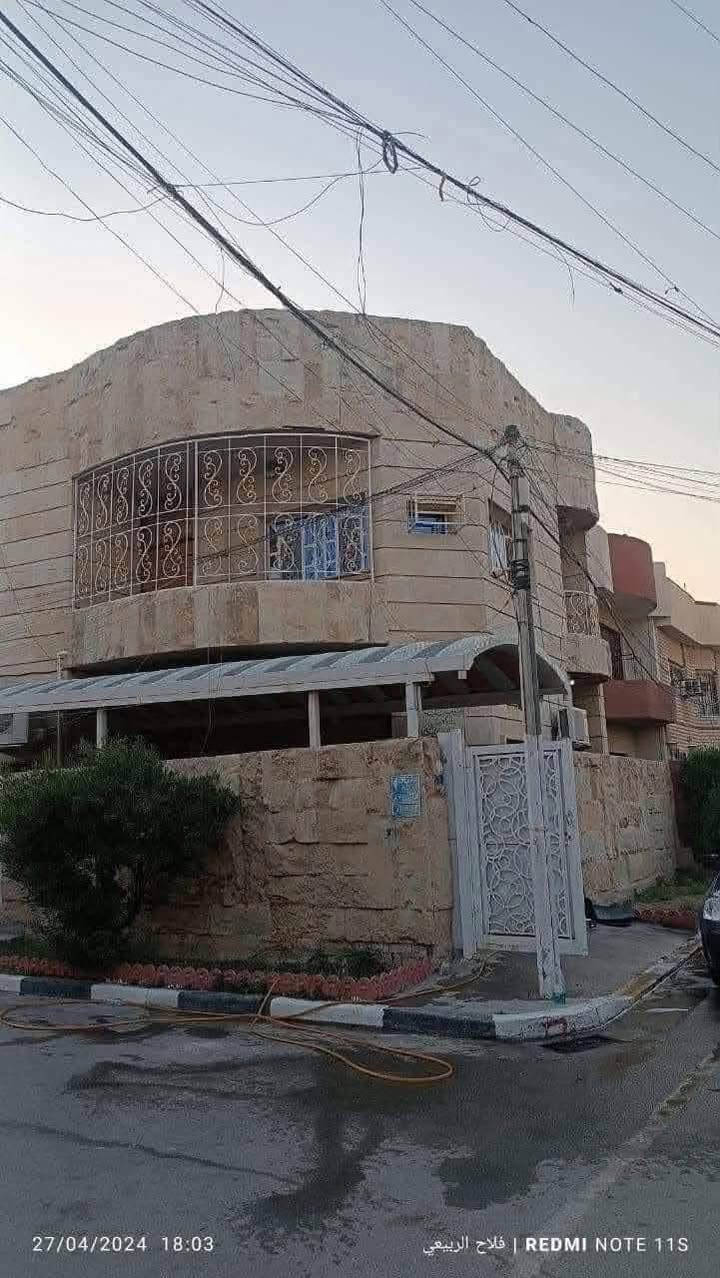 بسم الله ^^^^ ماشاء الله 

اعلان ^^^^ للبيع 
بيت مساحه 150 متر ركن واجه 10 نزال 15
يقع في حي جهاد مربع السمجه
سنه البناء 2015
يحتوي ^^^^^ على
4 غرف نوم^^^ 2 صحيات ^^^ صالة ^^^ مطبخ ^^^ حولي ^^^ كراج ^^^

للاستفسار مراسلة الصفحة او الاتصال

على الارقام واتساب

☎️ ***********

☎️***********

زورو موقعنا ((مــكتــب بــاب الحــارة)) في حي الجهاد مقابل ((جامـــع النــور))ومجاور(( الاطباء والخارجيه)) يوجد كافة العروضات وكافة المساحات للـــدور والاراضـــي
بإدارة 《《السيد ابو انس 》》🇮🇶🇮🇶
《《موقع المكتب 》》
https://maps.app.goo.gl/6xEom8mKepEY5pcb6?g_st=ac
