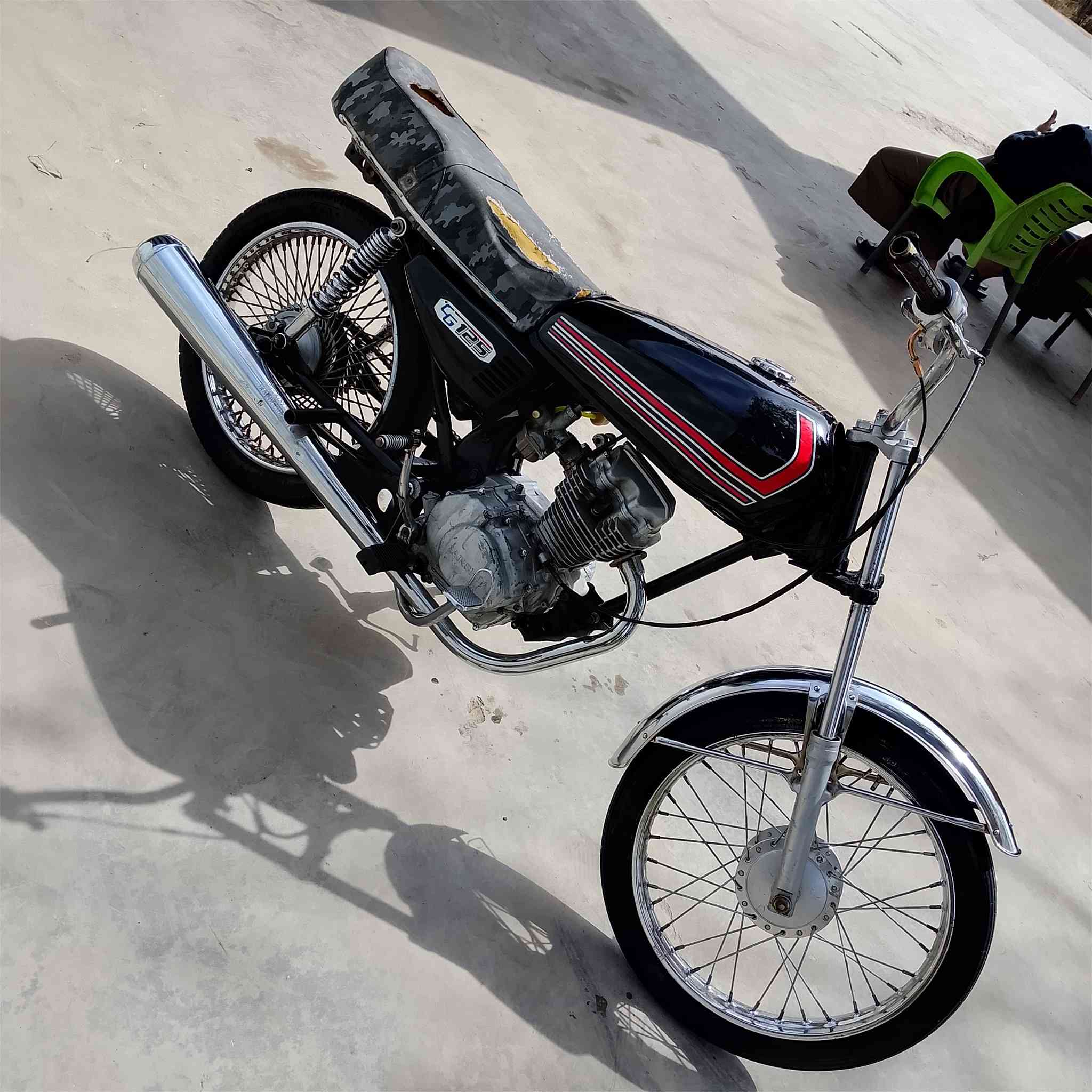 سلام عليكم دراجه للبيع ارشة موديل 19السعر 225بيهة مجال الاتصال على الرقم ***********
