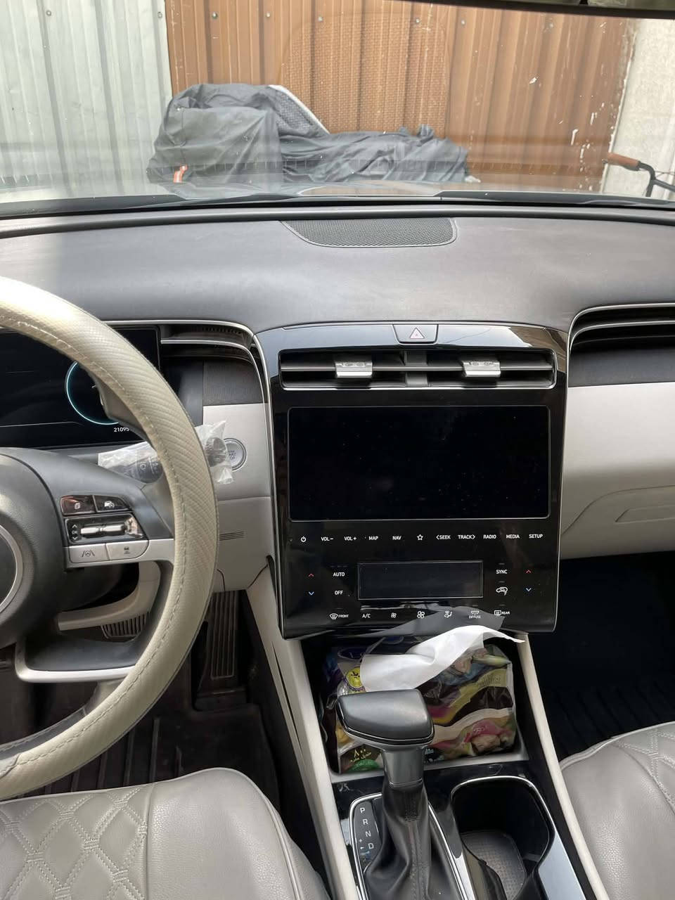 سلام عليكم للبيع توسان موديل 2024 فول مواصفات
1-فتحه بلقماره

2-مقاعد اثنين كهرباء 

3-كامره خلفي +لايتات زنون 

4-اشارات ترحيب 

5-شاشه كبيره 

6-رادار خلفي +جانبي +امامي

7-ماشيه 20km

8- تبريد خلفي اون لاين شحن

9-دخول ذكي +بصمه تشغيل

10-تحكمات ستيرن صفحتين 
السياره مال بيت بسمي 
بغداد الكريعات 
الاتصال ***********
