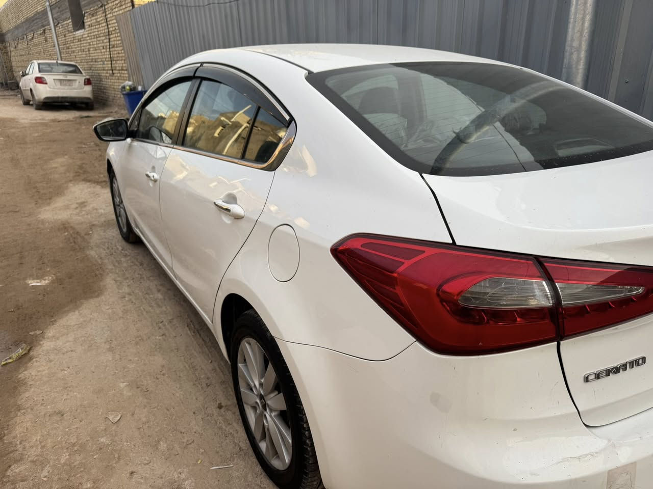 سلام عليكم سيراتو البيع2013كفاله عامه مواصفات الدات امامي خلفي شفتات تبريد خلفي مري شفط اي بي اس مكان نجف الشرف شارع المطار ستفسار ***********
