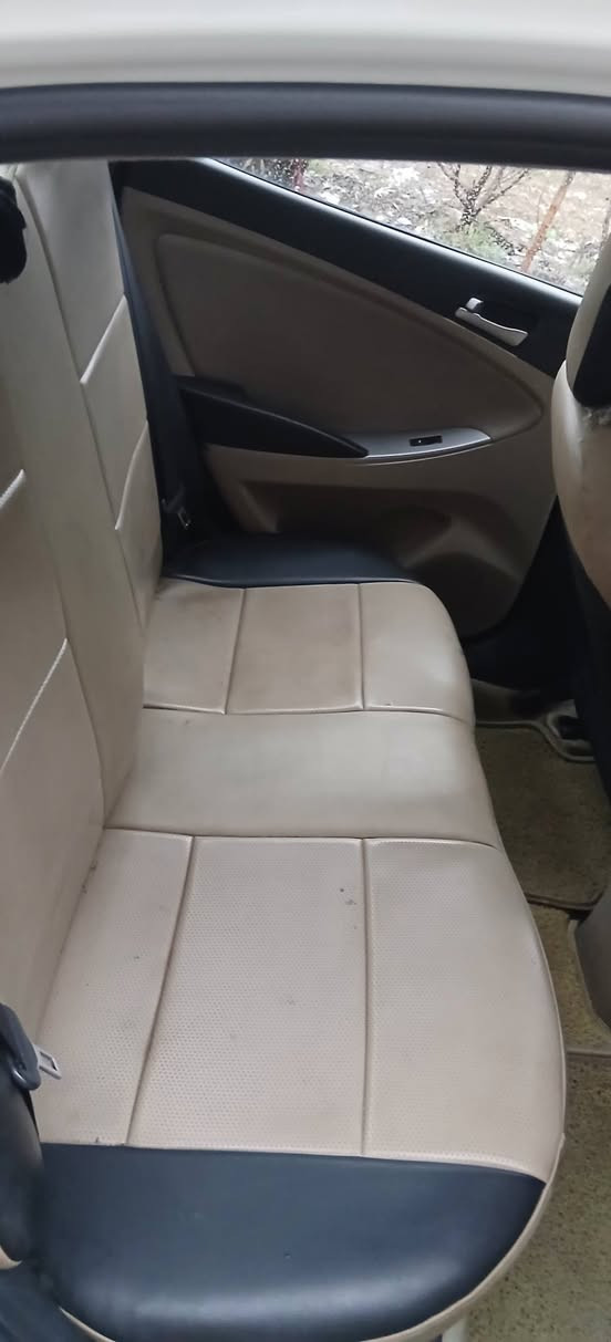 السلام عليكم من رخصة الادمن اخوان الشراي يقرا التفاصيل والتعجبه يتصل للبيع فقط لامراوس ولاقسط للبيع اكسنت خليجي موديل 16 بغداد الدولي مميز مكينه وكير على الشركه 1600 ماشيه ١٠٨ الف كيلو فتحه سقف تحكمات جهتين ايكو تقليل وقود شاشه كامره مكينه ام القطرتين المرغوب لاصرف ولاصوت ناعمه بشكل السياره بيهه ضربه بالجاملغ الخلفي وشويه بقبق الجنطه وشويه من الحوض والجاملغ الامامي جهه السائق بي بارد والدوسه شويه ماصابغهن ماعندي مجال  تخم تاير حداديه جاهزه تراي وين متريد العنوان الكراده اوالامين لتواصل
*********** السعر ١٠٥ ورقه مدوشمه كشنات وكاعيه جلد هاي كل التفاصيل
