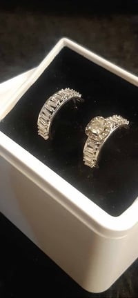 توين تخم سوليتير ايطالي من الذهب الخالص عيار ( 18 ) مع الاختام  عبارة ...