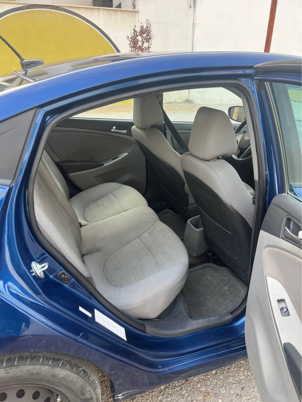 اكسنت موديل 2017 رقم سليمانيه سنويه منتهيا بي بطاقه بانزين نضام ايكو اقصادي محرك بي خيط بخار كير بدوان عيب تبريد حار بارد شرط تايرات صدر جديد سياره بيها ٣ قطع صبغ قطعه صبغ و معجوان صوره سونر داخل صور موجود سياره مكانه كركوك سعره (90) ورقه بيها مجال *********** كركوك, العراق
