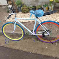 بايسكل سي 700المنيوم، حجم28نضيف وكامل كير7نمر شيمانو وياله الامامي نجم...