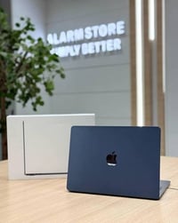 ماك بوك اير m4 15inch 2025 معالج m4  رام 16g  هارد ssd256  بطارية 100 ...