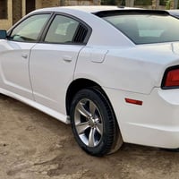 دودج جارجر • ٣٦٠٠ • فتحة سقف