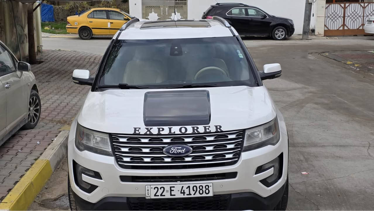 للبيع — فورد اكسبلورر 2016 ليمتد (فول _فول مواصفات — حالة ممتازة) 
• محرك 3.5 لتر V6 — 
• قير أوتوماتيك + دفع امامي _ 2 ويل 
• 7 راكب — 
• تبريد مركزي خلفي + تكييف قوي جداً
• داخلية جلد نظيفة وفخمة
• فتحة سقف بانوراما
• شاشة كبيرة + كاميرا خلفية + كاميرا امامي +حساسات أمامية وخلفية °360 درجة
• تشغيل بصمة + دخول ذكي..
• تبريد وتسخين مقاعد
• مثبت سرعة + تحكم من الستيرن
• نظام صوت _11سماعة SONY ممتاز + بلوتوث + USB
• صندوق خلفي كهربائي
• أنظمة أمان كاملة (وسائد هوائية + مانع انزلاق + ثبات)
صدر امامي و خلفي و تايرات كله جديد سنوية باسمي 
ضرر 2 قطعه جاملغ و باب سكن 
🔧 صيانة حديثة والسيارة جاهزة للاستخدام
🧾 استعمال شخصي ونظيفة جداً
ماشيه: 114 ml (183.000) KM
 
💰 السعر: 18,700 (قابل للتفاوض)[ 187 $ ]
رقم موبايل *********** 
عنوان .ديالى .خانقين 
📞 للتواصل خاص أو اتصال
🔥 سيارة مريحة وقوية وما تحتاج شي خناقين, ديالى
