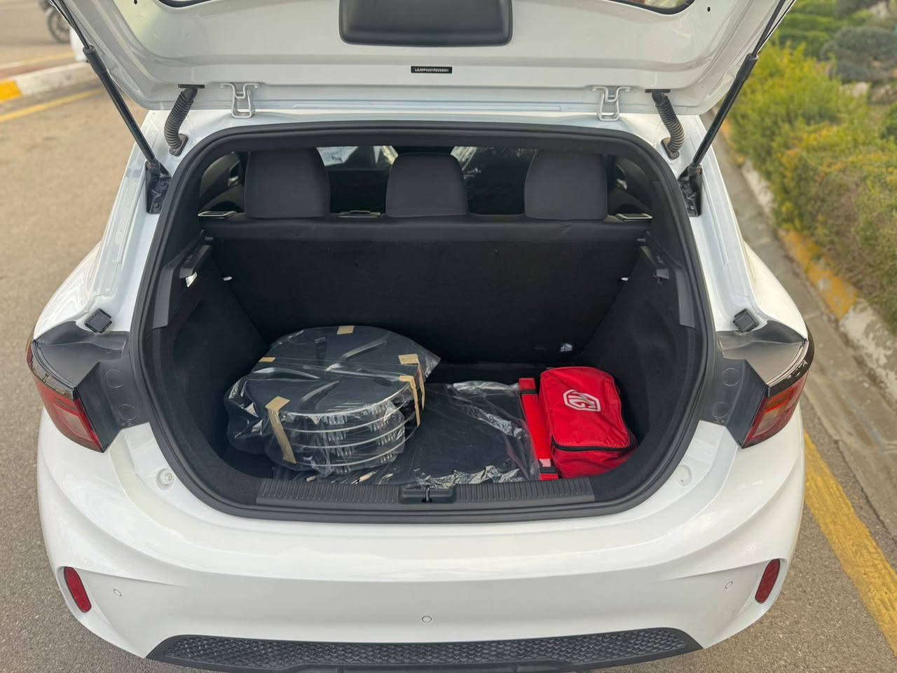 سيارات 🚘 MG3 موديل 2024
ضمان6 سنوات( رقم اربيل )
‎المحرك 1500 تنفس طبيعي 
‎كير اوتماتيك 
‎شاشة  كار بلي واندرويد 
كامره خلفية
تحكم ستيرن جهتين 
لايت + بك لايت Led
‎حساسات خلفيه
حساس ضغط اطارات

عداد المسافه 25 الف كيلو متر
السعر 102
مكان سياره كركوك 
اتصال *********** كركوك, العراق
