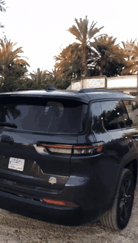 السلام عليكم 
للبيع جيب كراند شيروكي
وارد امريكي صور الحادث بالمنشور السيارة على ايدي
موديل 2024
اسمنتي 
رقم بغداد الجديد هزة وكلشي جديد
السيارة مواصفاتها 
كشنات كهرباء الامامي 
سلايد 
دخول ذكي
رادارات 
حساسات امامي خلفي
صندوك كهربائي
السيارة 7 راكب يعني مقاعد البنص vip
تدفأ كشنات 

مكان السيارة بغداد
سعر السيارة 
320
للتواصل 
0771 668 1572
***********
