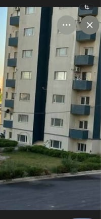 للبيع شقه في مجمع الزهور السكني الموقع على سريع محمد القاسم مقابل بغدا...