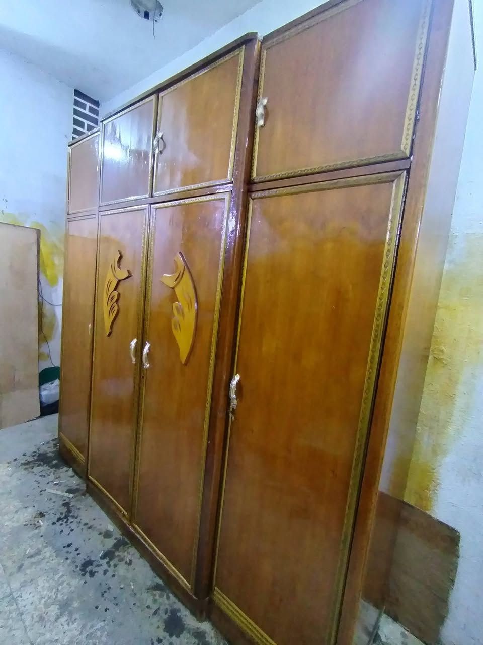 كنتور ابو الاربعة ملحق دنگ شغل ثگيل مصبوغ وملمع كامل يدات قفالة جدد ظهر 4ملم جديد السعر275 وبي مجال بسيط مكاني الشعلة موجود توصيل ***********
