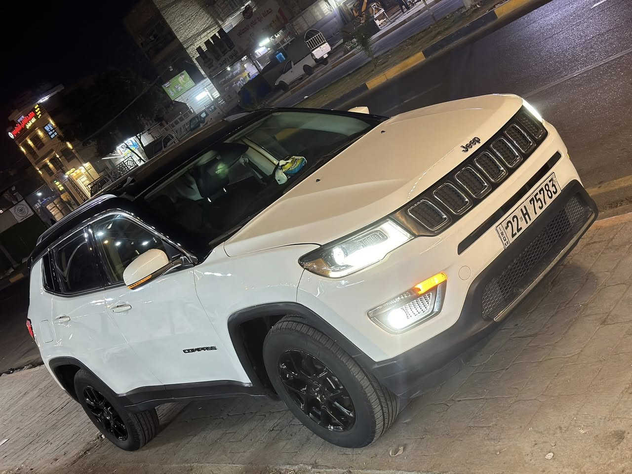 إسلام عليكم جيب كومباس مديل ٢٠٢١ السياره جاهزه من كلشي 
وبسمي تحويل ثاني يوم مكاني بغداد حادثه بس باب وجاملغ محرك ٢٤٠٠ السياره فول مواصفات الأخير مكاني بغداد ***********
