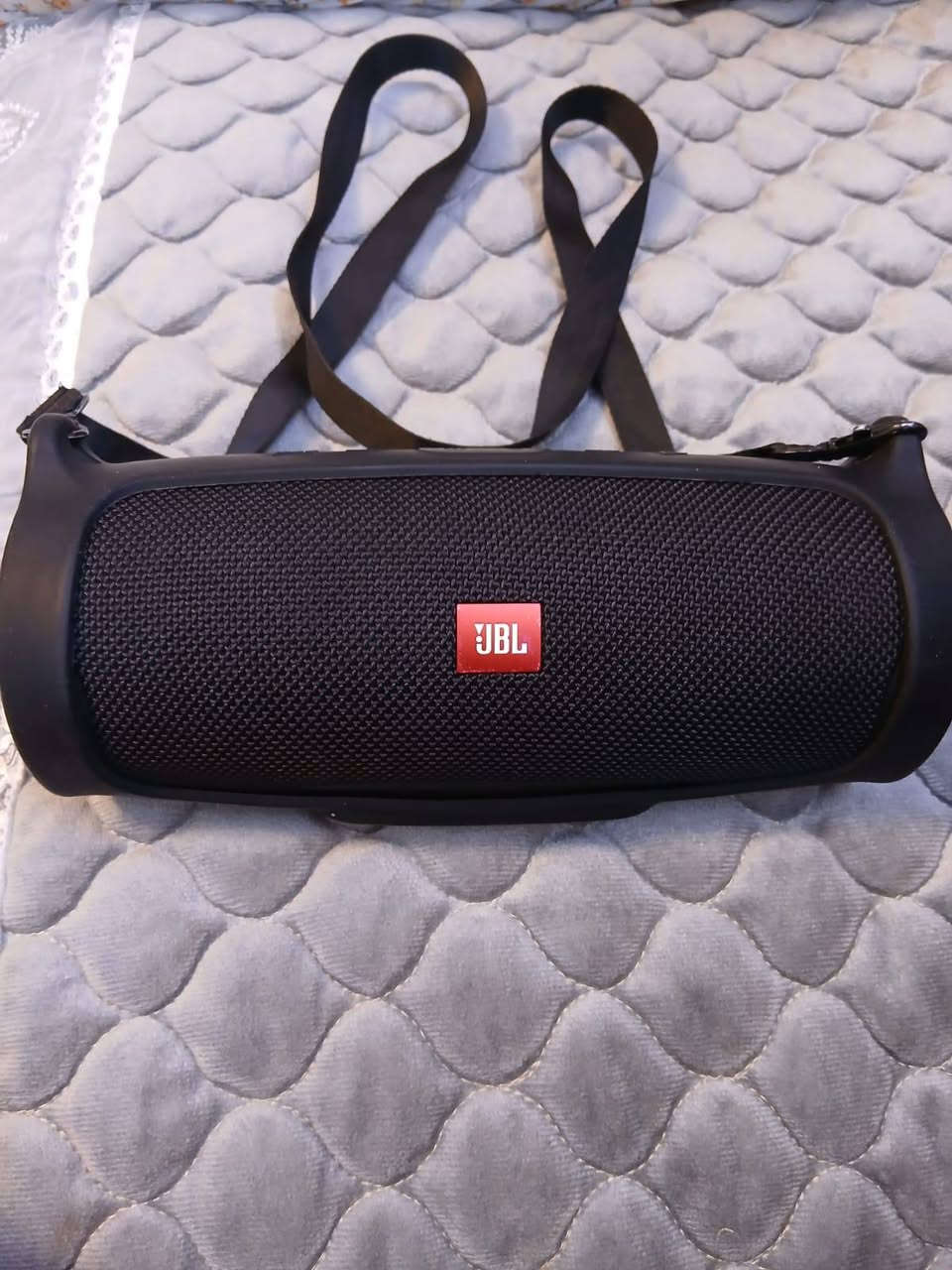 سماعه JBL للبيع السعر 100 الف تواصل مع الرقم *********** توصيل داخل بغداد فقط

