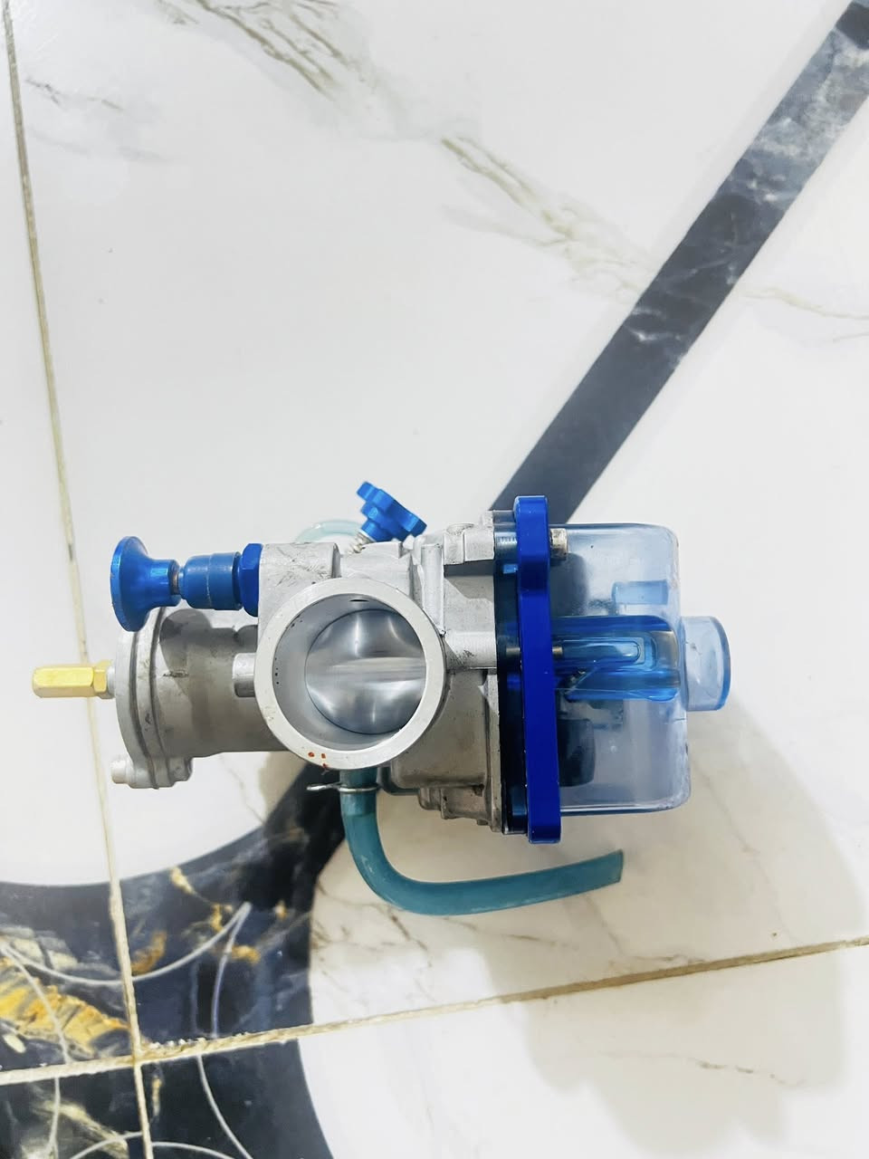 للبيع كابريته قفاز. حجم 28 ما مستعمله  دوم السعر خاص


**إذا كنت صاحب هذا الإعلان وتريد حذفه لأي سبب، رجاءا أرسل رسالة إلى الدعم الفني**