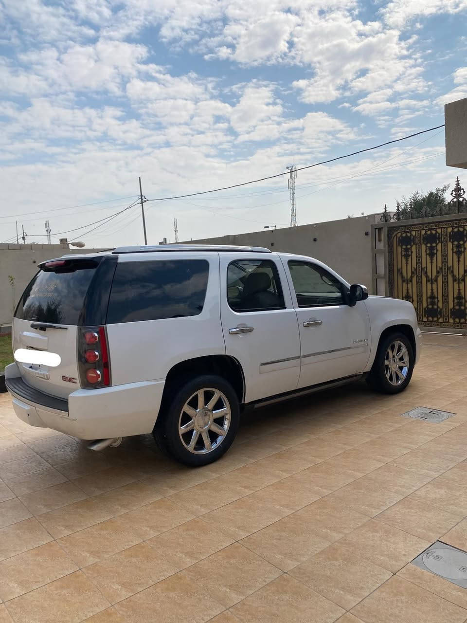 سلام عليكم البيع او مراوس بلاندكروز حسب القناعه 
يوكن دنالي موديل 2011 سياره خليجه كفاله عامه من ضربه وكص وشاصي السياره فول مواصفات حداديه تخم تاير كله جديد مكينه 5300 مبدله بيدي جديده كلش جاهزه من كلشي سياره بيه بعض الملاحضات البسيطه  ورقمها اربيل الجديد مكان السياره بصره السعر 230 وبيه مجال للاستفسار اكثر 
***********
