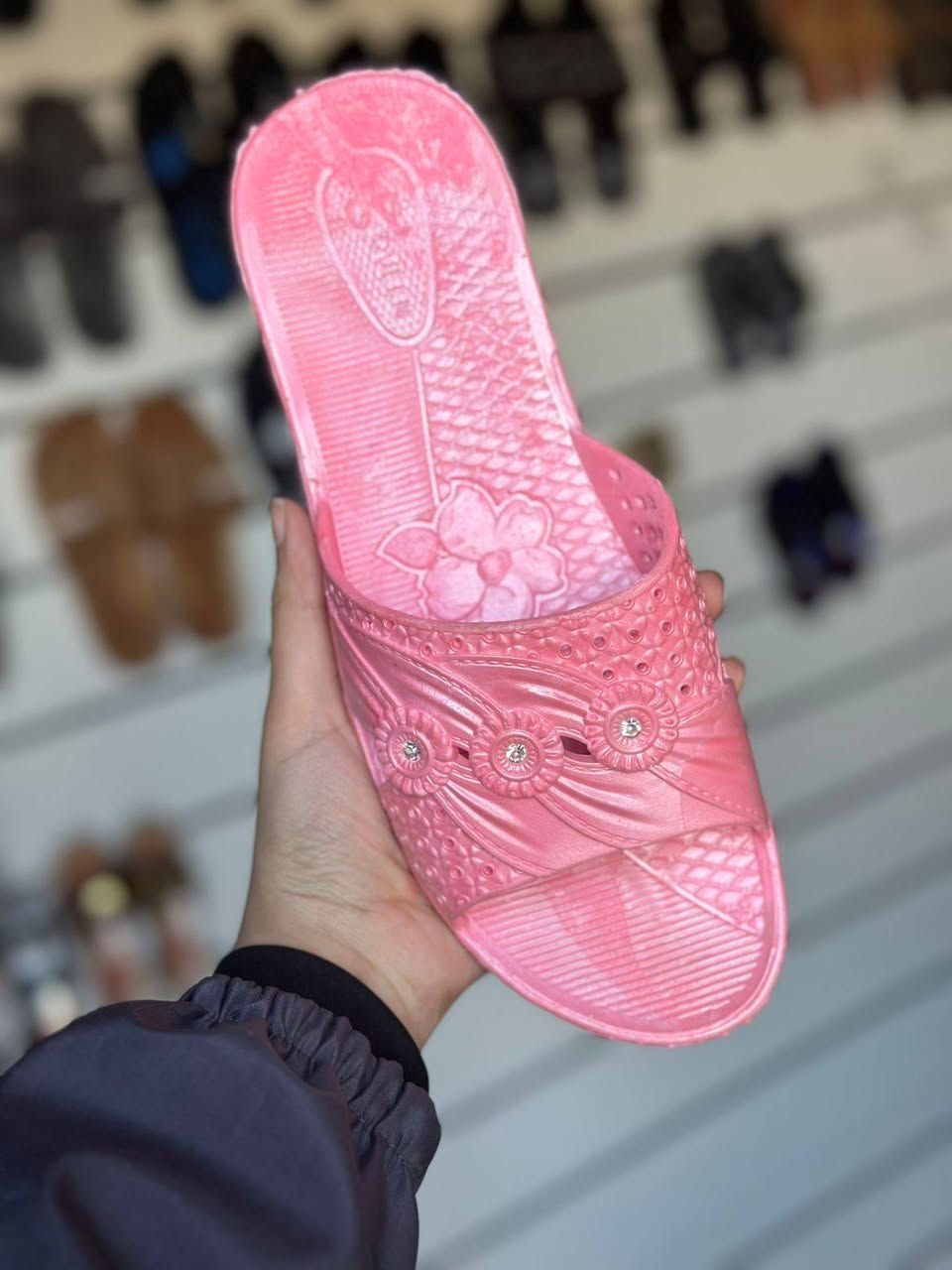 معطر نسائي خشن
القياسات ٣٨-٤٢ 
التعبئة ٢٤ زوج
السعر الكارتون ٢٦ الف
📦 توصيل متوفر لكل المحافظات
📲 للطلب راسلونا خاص والتفاصيل عبر الواتساب 
‏تابع قناة احذية الفهد في واتساب: https://whatsapp.com/channel/0029Vb7Ow4FKmCPOYhV2Kq0j


**إذا كنت صاحب هذا الإعلان وتريد حذفه لأي سبب، رجاءا أرسل رسالة إلى الدعم الفني**