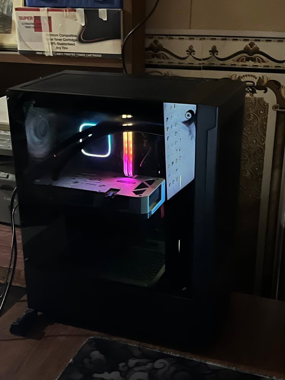 السلام عليكم سيت اب كامل للبيع
البيسي 
معالج Core i5 12400f 
رامات corsair vengeance 32gb 16x2 ddr4 
كارت asus 4060ti 8gb oc مروحتين ابيض 
التخزين ثنين ssd 512gb و واحد تيرا hdd
و m.2 128 gb
مذربورذ asrock h610m 
مبرد مائي فانين من deepcool 
بورسبلاي 600w redragon

الشاشة 
Samsung odyssey g3 
Fhd 1920x1080
144hz 1ms
VA 
24 انج

ماوس 
Attack shark R5 ultra 
كيبورد
Xpg sorcerer 
سماعة 
Corsair hs70 pro wireless

السعر مليون و ٢٥٠ و بيها مجال بسيط 
مكان الديوانية حي الفرات و متوفر توصيل 
الرقم ***********
