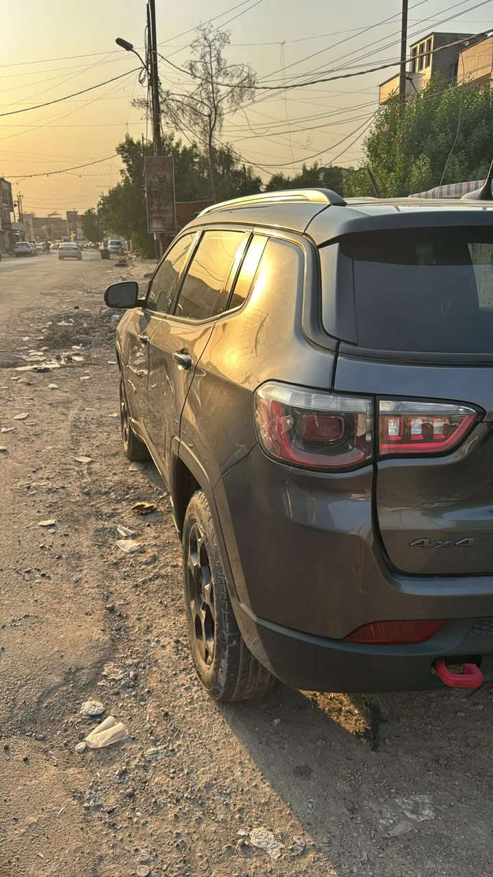 السلام عليكم عندي جيب كومباص موديل 2023
السياره واردامريكي اني مستوردها تراي هوك السياره بيه جاملغ اوبنيد بدون دواخل لاشاصي لالغد كلش نضيفه اوجديدا توكل  بدون رقم السعر ١٤٥ اوبيه مجال للبيع اومراوس حسب القناعه رقم الهاتف *********** غيرمتواجد على الفيس
