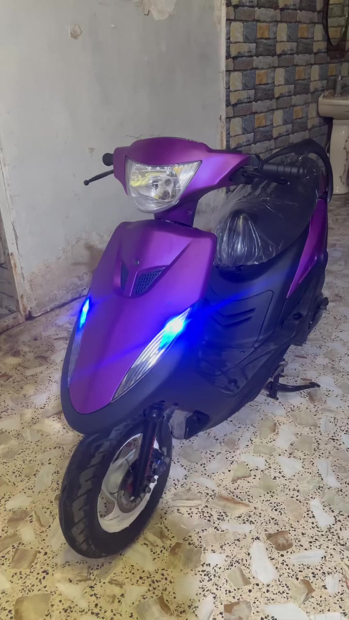 سلام عليكم ماكس عدله للبيع دراجه كفاله مال جناي غراضه البلاديه كلهه موجوده كفرات سوادات داخليه صالنصه جاهزه للاخير مامتعوبه سعر 800 مكاني ميسان العماره***********
