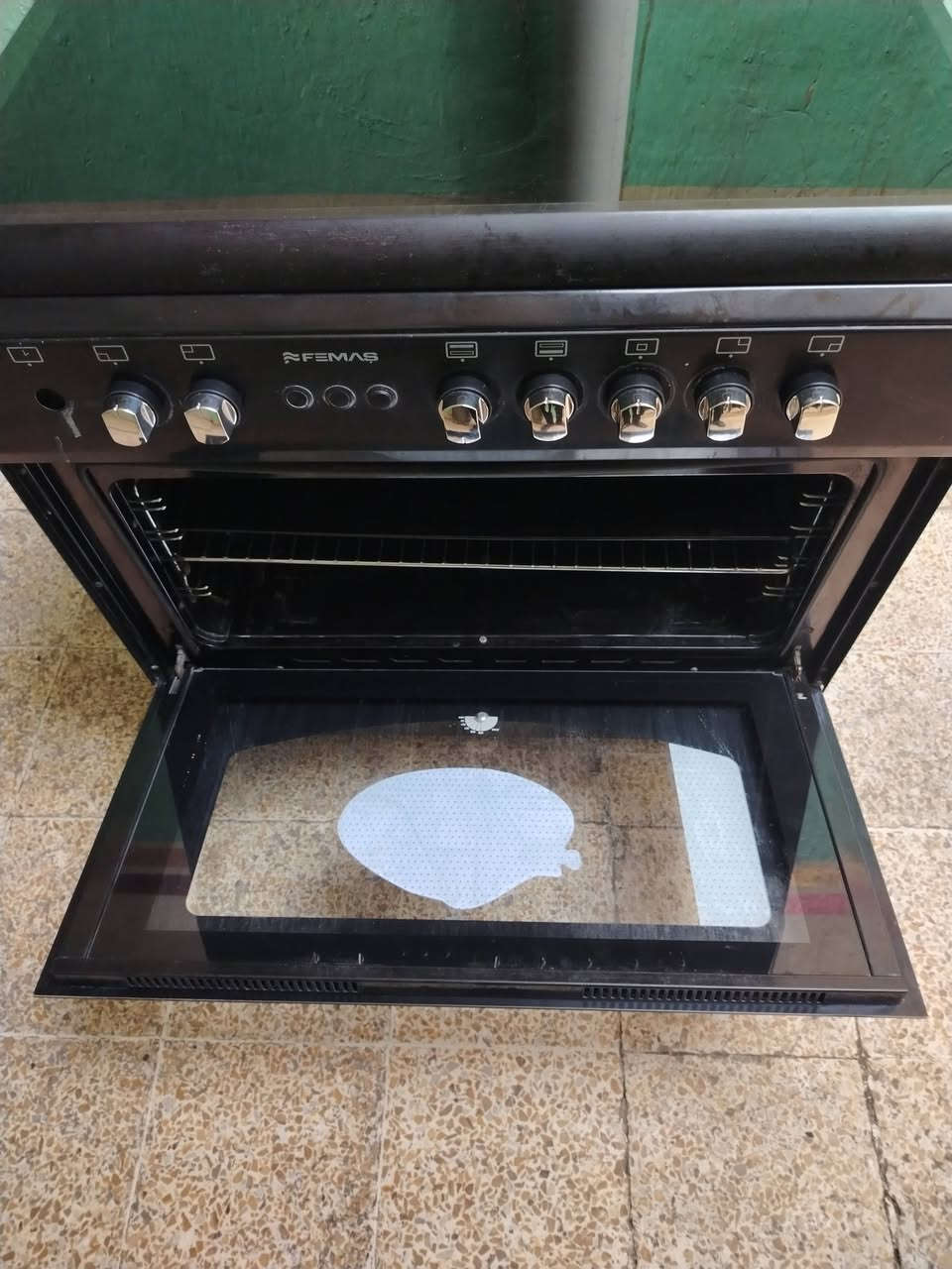 السعر ١٥٠
العنوان كراج الشمال
للتواصل ***********
