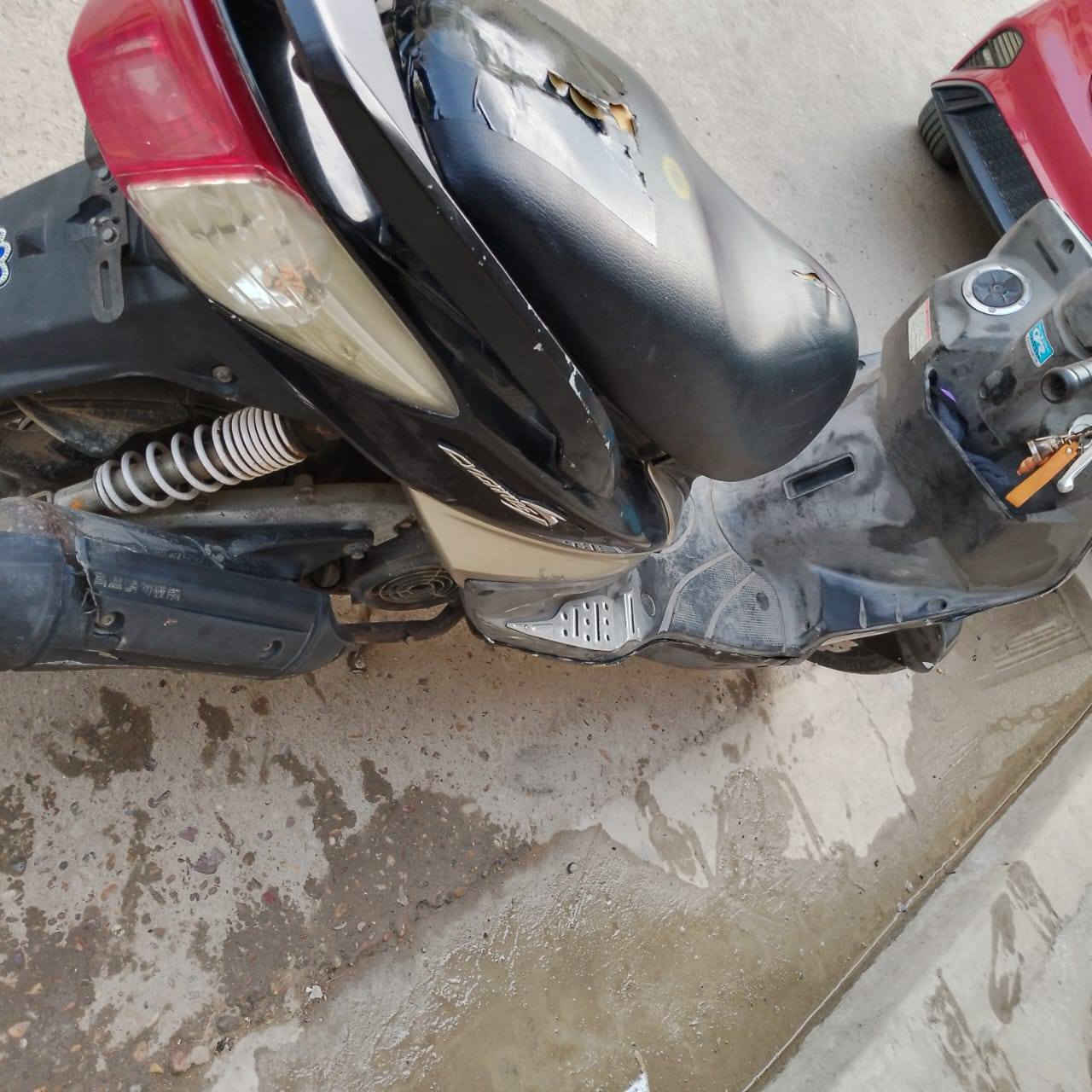 السلام عليكم، دراجه سكنس فحل كابريتر، للبيع كابريتر جديد كلجات وقايش جدد نكره سلف، السعر 650 عنواني الشعب حي البساتين رقم الهاتف ***********
