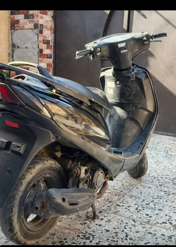 دراجه ماكس 140
دراجه محرك خير من الله كهربائيات كلها شغاله سلف شغال هندر شغال كفراتها ما بيهم اي كسر 
السعر/300
 العنوان/بغداد الكماليه 
رقم الهاتف/*********** فقط واتساب
