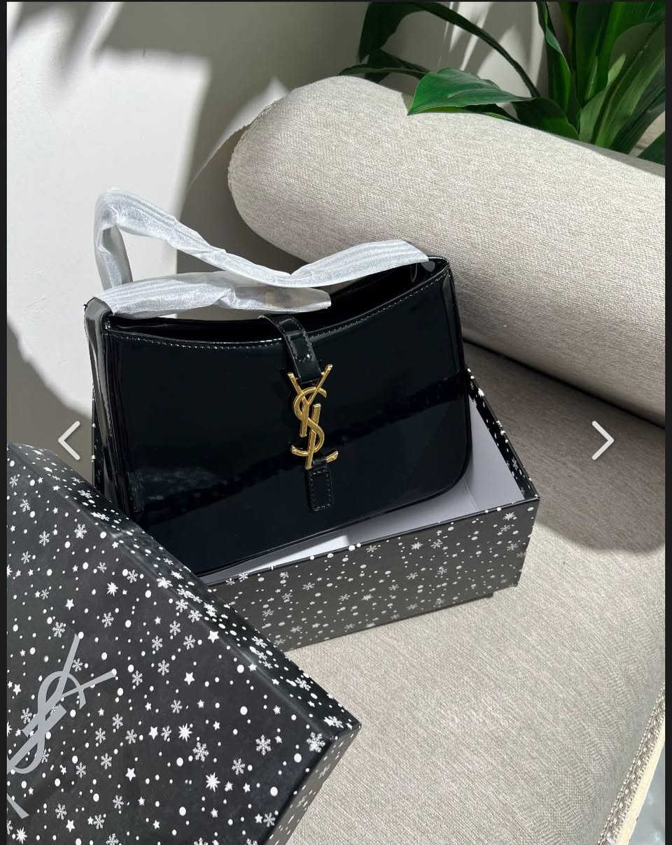 عرض خاص توفرت الحقائب 
السعر/( ٤٠٠٠ )/ ألف دينار فقط 
مجمع الفلاحية للتنزيلات العنوان محافظة واسط منطقة الفلاحية شارع المركز يتوفر خدمه توصيل داخل الكوت وجميع المحافظات


**إذا كنت صاحب هذا الإعلان وتريد حذفه لأي سبب، رجاءا أرسل رسالة إلى الدعم الفني**