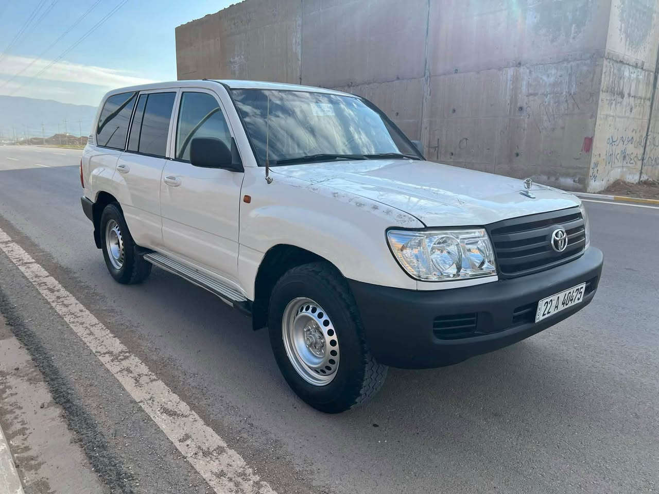 تۆیۆتا لاندکروزەر -مۆنیکا ٢٠٠٤ 
دەشبول بەرز
تحویل اصلی -سەنەوی نێیە تا ٢٠٢٧ 
سبوخ عامە -چوار تایەی نوێیە 
١١٠ وەرەقەو معامەلە 
*********** كويسينجاك, أربيل

