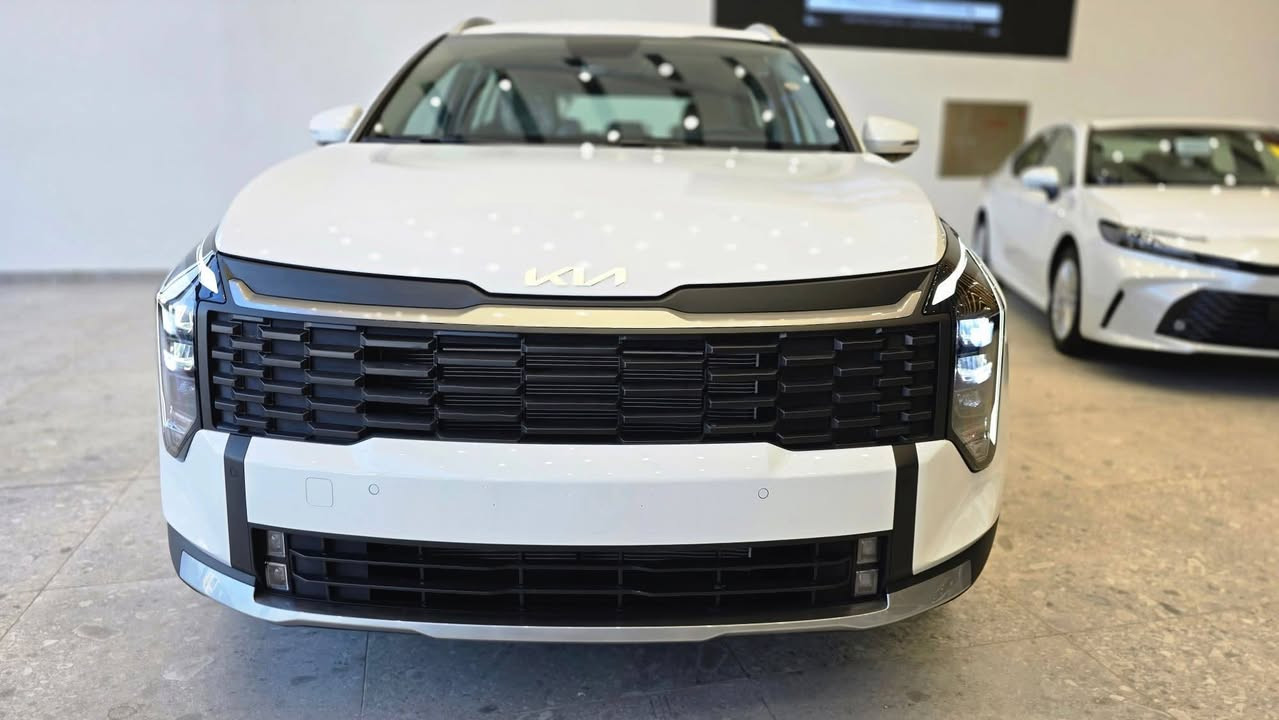 🔥و -كيا سبورتج 2026  kia sportage -بأسعار تنافسية 🔥

البيع نقد فقط جملة ومفرد …

📃 اليكم التفاصيل الآتية 👇🏻

⛔️ خليجي فول مواصفات الشكل الجديد
⛔️ زيرو 
⛔️ موديل ٢٠٢٦
⛔️ قمارة حديد
⛔️ نقطه عمياء 
⛔️ شباك بلاك بيانو للأمع 
⛔️ داتا شو
⛔️ مرتبط بناقل حركة أوتوماتيك 
⛔️ مفتاح التشغيل بصمة 
⛔️ فتح الصندوق كهرباء 
⛔️ مقاعد الأمامية كهرباء 
⛔️ حساسات أمامية 
⛔️ حساسات خلفية 
⛔️ لايت زينون + LED 
⛔️ كشافات 
⛔️ بك لايت LED 
⛔️ دخول بصمة ذكي 
⛔️ حجم الاطار 235/50R19 
⛔️ ويل كب 19
⛔️  4 دسك
⛔️  اشارة في المرايا الجانبية 
⛔️  المرايا قابلة للطي كهرباء 
⛔️  عدد AIR BAG 6
⛔️  هاند بريك كهرباء بصمه 
⛔️  ا ABS 
⛔️  دشبول شاشة متصل 
⛔️  شاشة Apple Car play 
⛔️  كاميرا دوارة 
⛔️  التبريد لمس 
⛔️  مقود جلد حياكة 
⛔️  مثبت السرعة Cruise 
⛔️  المودات والاوامر الصوتية 
⛔️  ا Bluetooth / T YPCE 
⛔️  شاحن هاتف Wireless 
⛔️  مخرج منفذ الطاقة 
⛔️  فحص نظام السيارة 
⛔️  تتسع المقصورة ل 5 ركاب
⛔️  تدفئة في المقاعد الأمامية
⛔️  تدفئة في المقود
⛔️  تبريد شاشة  مناخين منفصلين 
⛔️  قطعتين تبريد  
⛔️  أوضاع القيادة Drive Mode 
⛔️  أوتو هولد Auto Hold 
⛔️  نظام مانع الانزلاق 
⛔️  نظام نزول المنحدرات 
⛔️  تطعيم الدواخل بالأسود اللامع

للاستفسار يرجى الاتصال على الرقم 

***********

أو زيارة موقعنا :  بغداد - عويريج قرب مخابز باب الاغا 
 ملاحضه اول تبديله دهن مجاني. وفحص شامل للسياره
