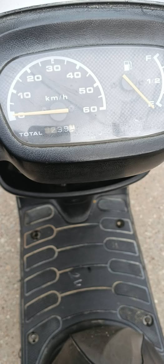 السلام عليكم دراجة بتره نظيفه وحلوه مكينة تخبل نهضه وسرعه سلف هندر كهربائيات عدادات كلشي شغال السعر 275 ناصريه المركز ***********
