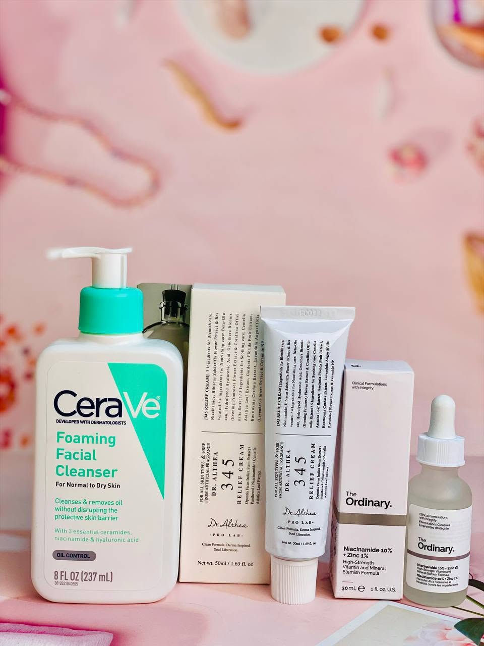 عرض العناية المتكامل للبشرة الدهنية والمختلطة والحساسة💯
مع منتجات CeraVe، The Ordinary، Dr. Althea.
🔹 1- غسول CeraVe Foaming Facial Cleanser غسول رغوي لطيف ينظف البشرة بعمق من الدهون الزائدة والأوساخ وبقايا المكياج،
🔹 2- سيروم The Ordinary Niacinamide 10% + Zinc 1% من أشهر السيرومات المخصصة للبشرة الدهنية والمعرضة للحبوب،
🔹 3- كريم Dr. Althea 345 Relief Cream كريم مهدئ ومرطب غني بالمكونات المغذية للبشرة،
🌍 منشأ المنتجات: 
أمريكا 🇺🇸 سيرافي CeraVe 
كندا 🇨🇦 ذا أورديناري The Ordinary 
كوريا 🇰🇷 د. ألثيا Dr. Althea


**إذا كنت صاحب هذا الإعلان وتريد حذفه لأي سبب، رجاءا أرسل رسالة إلى الدعم الفني**