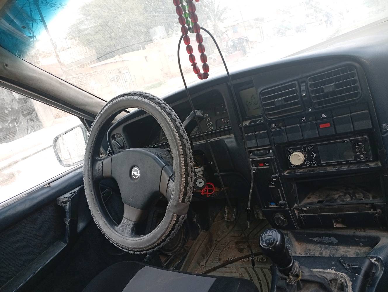 السلام عليكم  اوبل اوميكه 1992 محرك 20 مكفوله صدر مكفول تخم تاير سياره خير من الله سعرها 25 وبي مجال مكاني بغداد سنويه الى2030