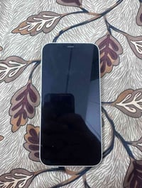 ايفون 12 • ذاكرة 64 • بطارية 75