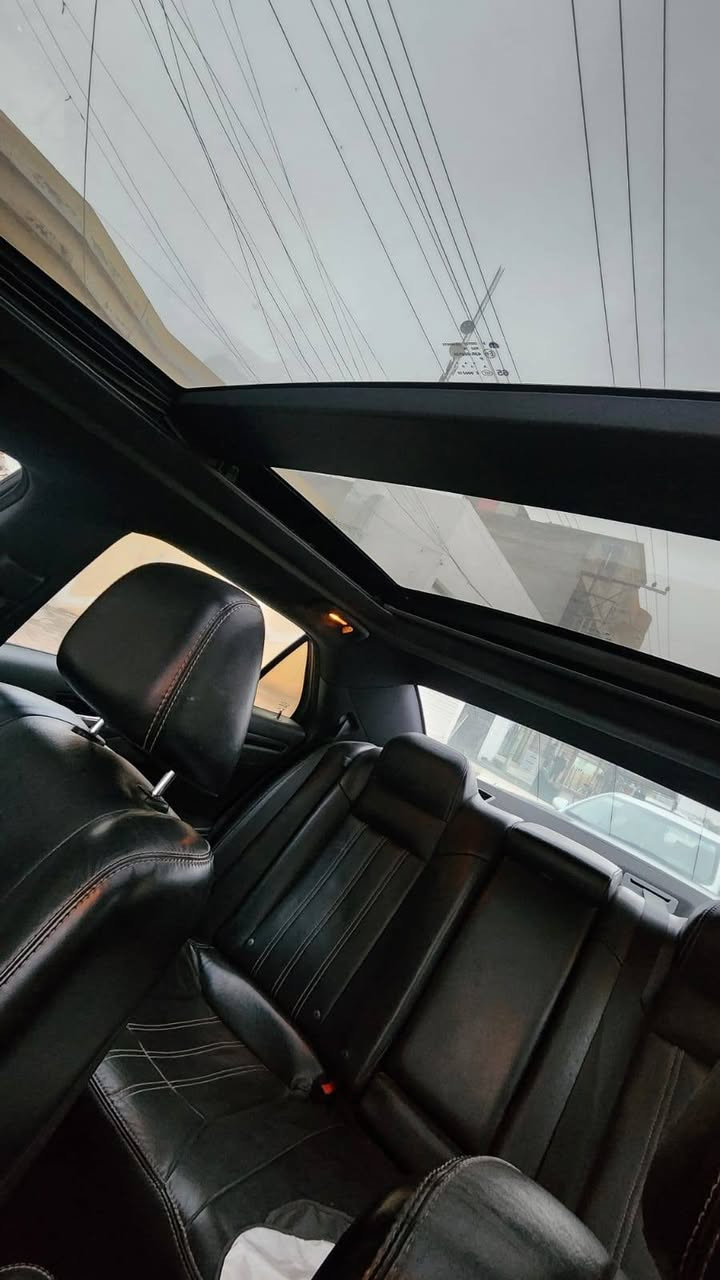 اوباما موديل 2016 300S مواصفات بانوراما كشنات جلد اسود تدفئه وتبريد المحرك والكير بالشرط رقم اربيل دولي جديد السنوية باسمي مجدده لغاية ٢٠٢٨  وبيها صبغ نص جامرلغ خلفي صفحة السائق مع اشوية تعديل  بارد في نهاية الصندوق  مال واحد جناي وليس بائع شاري مكاني كركوك والسعر$240 رقم الموبايل *********** كركوك, العراق
