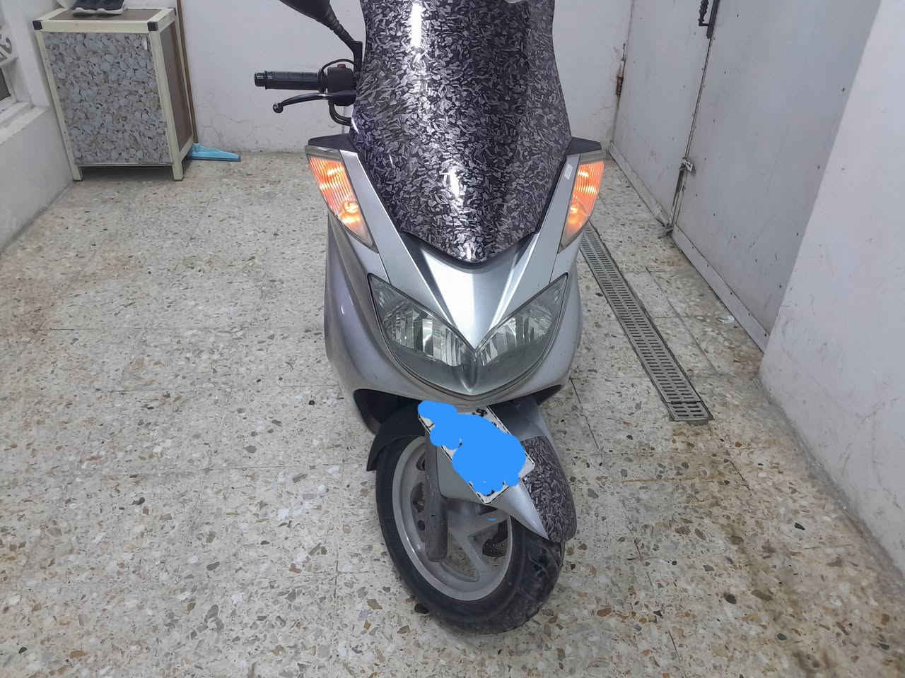 السلام عليكم ماجستة مرقمه سنويه جديده  للبيع الدراجه كامله مكينه مكفوله كلشي شغال مابيه اي نقص السعر 14 $ وبيع مجال المكان بغداد الرقم ***********
