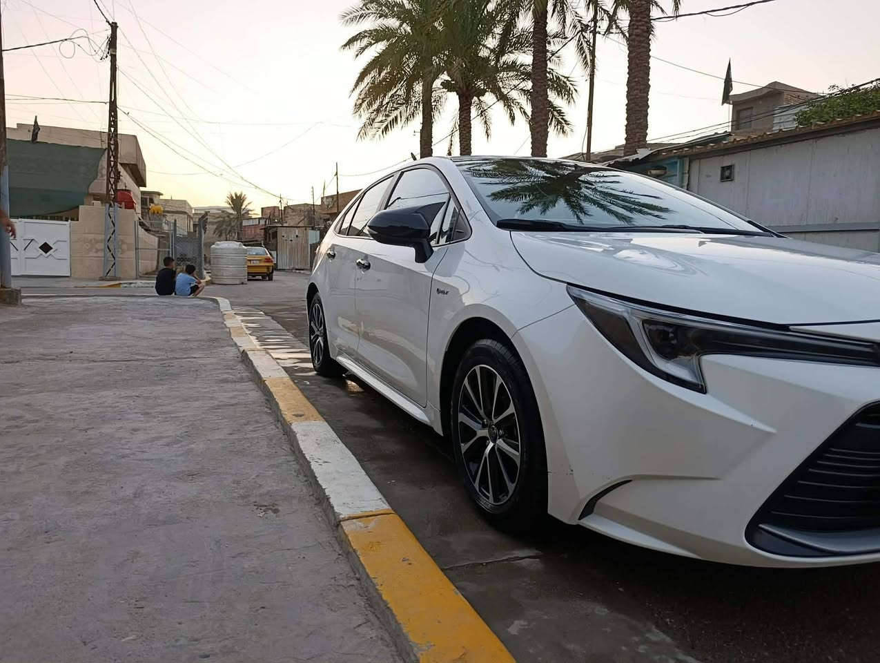كورلا هايبرد وارد صيني شكل الامريكي موديل ٢٠٢٥ ماشية ٢٨ الف و قابل للزيادة سيارة فول عده جلد و الكشنات الكهرباء مكفولة كفالة عامة من صبغ و البارد و تبديل بيه بس طخه باب عكس السايق طخه خفيفة و طخه بالداير مال جاملغ الخلفي موضحات بالصور و الباقي مكفول السيارة نضيفه على وضع الشركة رقم بغداد دولي مكان السيارة بغداد الغزالية السعر ١٤٨ و بيه مجال حك الجية الشراي يتصل ***********
