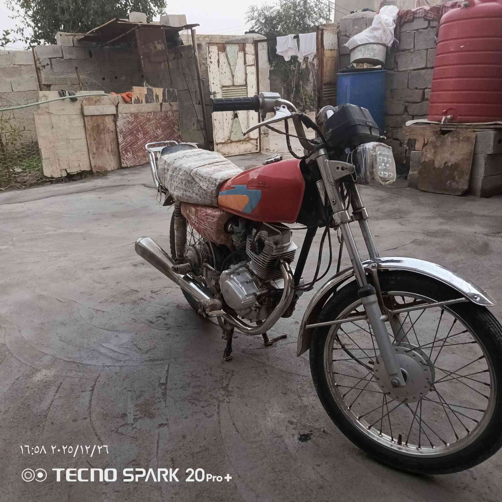 دراجه البيع نامة ام بوري الرفيع موديل 22 شهر 11 وكيلها سيد جعفر ابو الكحلاء السعر 800 وبيها مجال قليل الشراي يتصل على الرقم ***********
