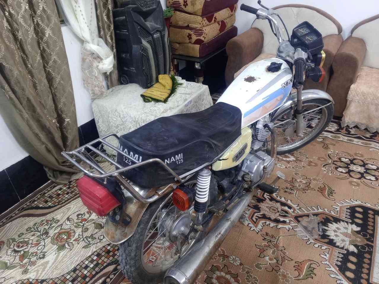 السلام عليكم نامة شلامجة اوراق اصولي موديل23. الدراجه كايمه. كلشي شغال بيه بك لايت اشاير لايت شغال هورن كلشي شغال بيه بس عوزه ترتيبات قليله قبق مال تانكي وشكم شغله بيه سعره 600. مكاني كربلاء جامعة كربلاء قرب ركن اسواق الجامعة. للاستفسار *********** واتساب سعره 600 وبيه مجال لطيبين.
