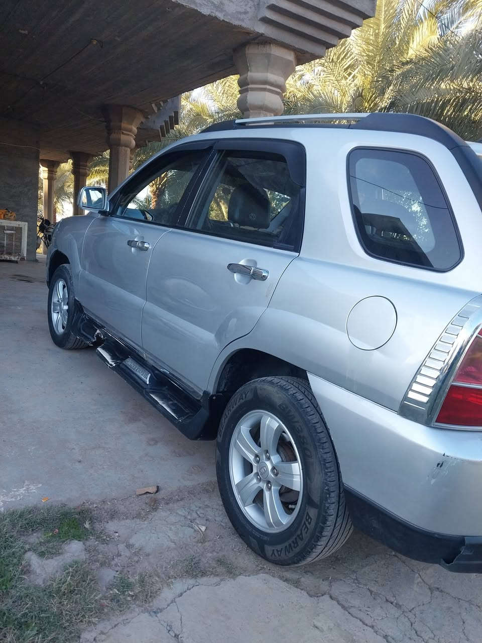 السلام عليكم سيارة سبورتج ٢٠٠٩ سيارة كفالة عامة تدفئة تبريد محرك كير تخم تاير كله مكفول رقم بغداد سنوية باسمي ما عليها أي غرامة
رقم الواتساب والعادي ***********/***********
