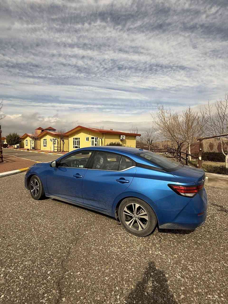 السلام عليكم نيسان سنترا للبيع موديل 22 السياره بأسمي السعر 140 المكان بغداد اي استفسار واتساب ***********
