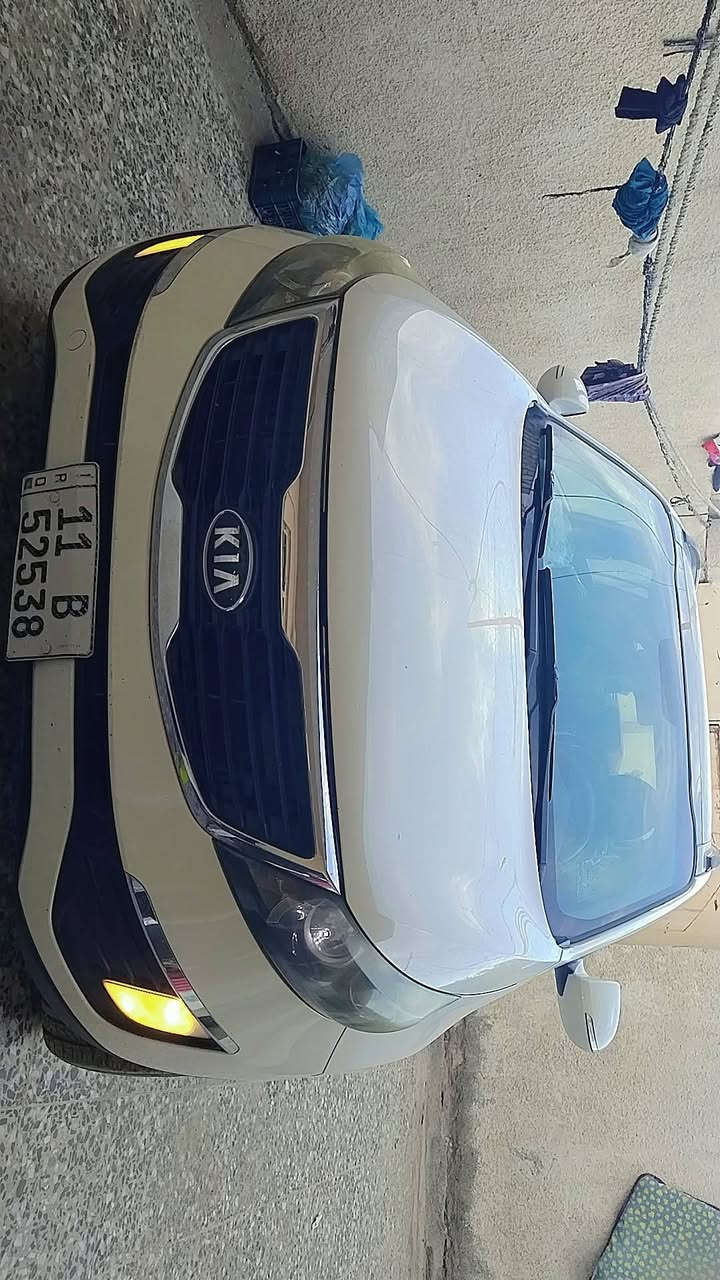 سلام عليكم للبيع سياره سبورتج 2011 وارد خليجي نص فول جاهزه كير ومحرك دوش 2000 مكفولات و تبريد ثلج (السيارة بأسمي بيع ومراوس) *********** / ***********
