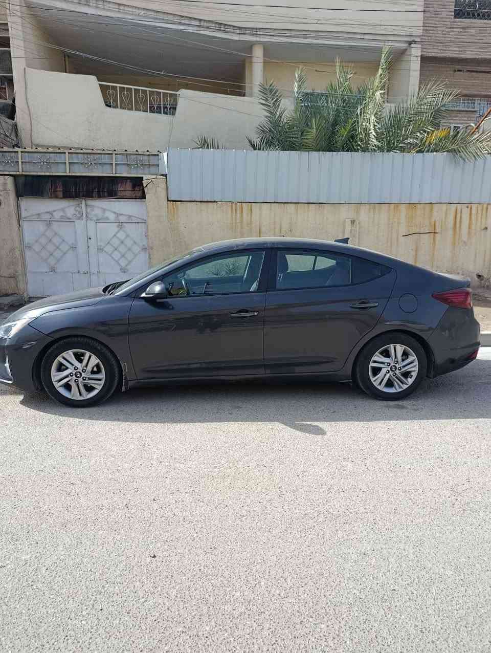 السلام عليكم
هونداي النترا  وارد امريكي
مـوديـل \ 2020 
صور حادث مرفقه بالمنشور 
المـواصفات
ردرات جانبي امامي •
توقف ذاتي 
نقطه عمياء 
تحديد مسار•
ثلاث وضعيات قياده •
لايت زنون عالي ناصي زرع عدسات 
شاشه كبيره كامره دوره •
مانع انزلاق• 
تحكم ستيرن جهتين •
شاشه صغيره للأعطال•
ويل كب •
-نضام البريك ABS •
4 دسك•
حساس لضغط الأطارات بالدشبول•
مكينه دوش 2000
دوشمه جديده 
تدفئه تبريد ثلج 
ملاحظه ⁦⁦:  
شواصي لغد كير مكينه كفاله 
ماشيه 100 الف ميل قابل للزياده 
رقم اربيل دولي باسمي 
سياره كل نقص مابيها  
*ملاحظه بيها منضومه غاز جديده..

السعر . $ 125 $ وبيهة مجال 
مكان السياره بغداد الحبيبيه/هاتف *********** /
