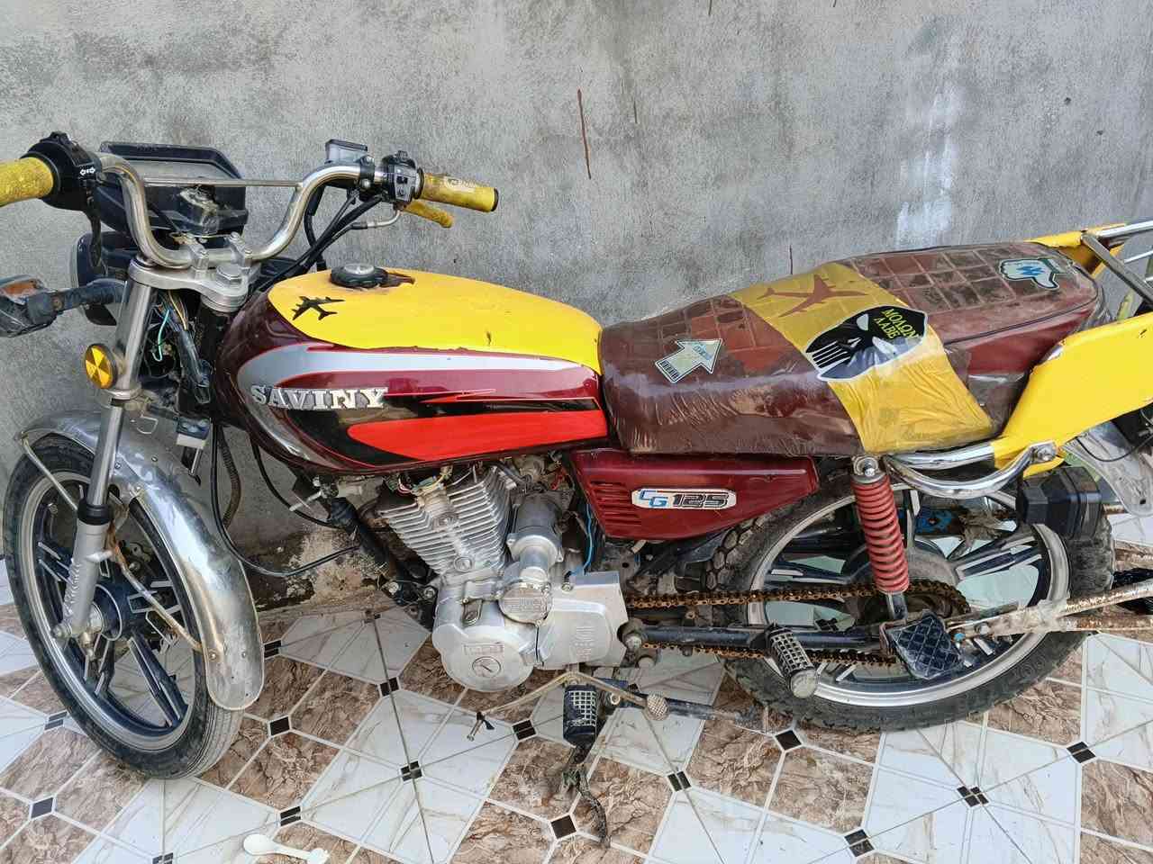 سيفان 20 نظيف وكلشي شغال نكره سلف للبيع 425 وبي مجال ***********
