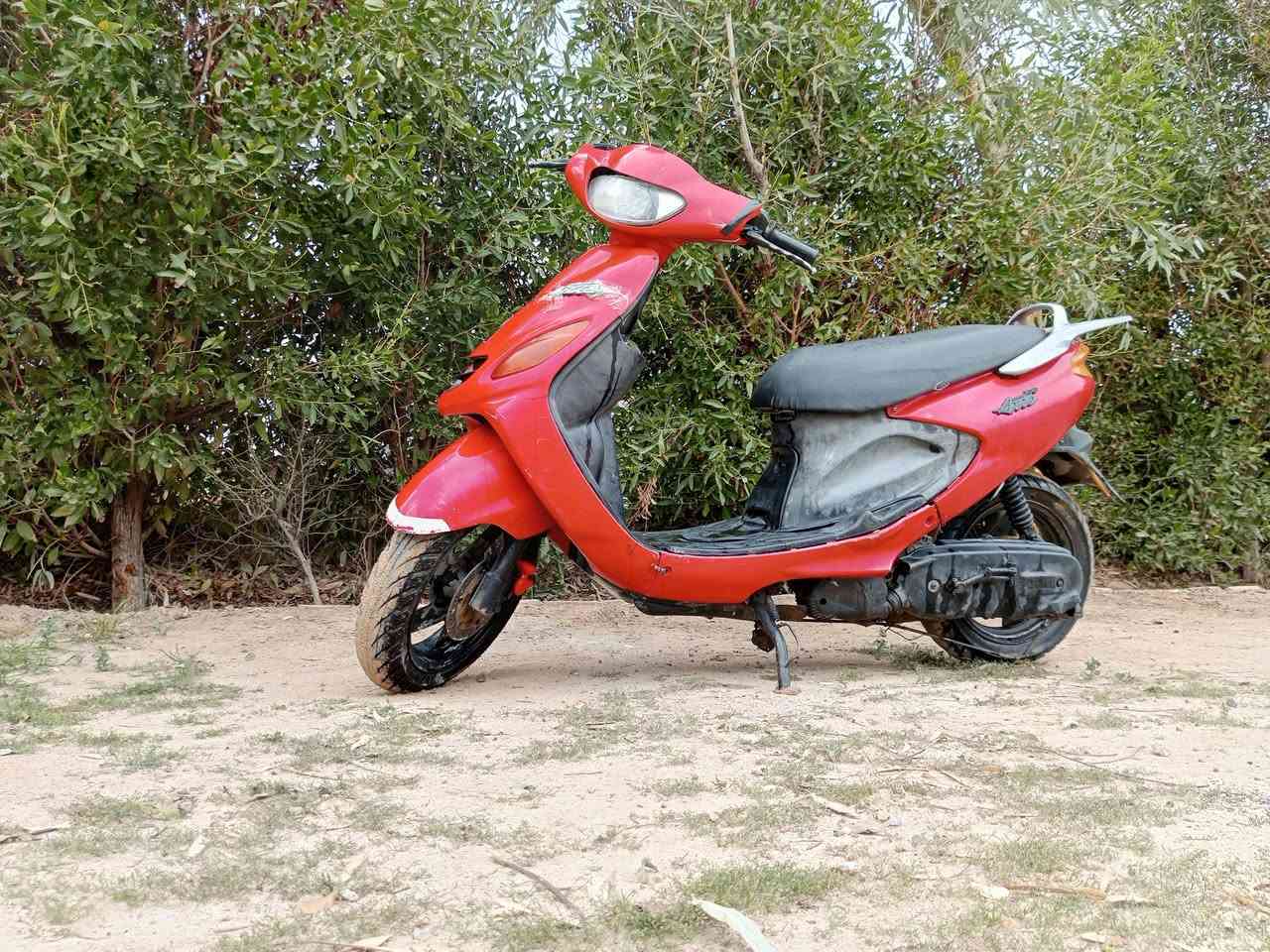 السلام عليكم دراجه اللبيع ياماها اكزز ياباني بريك دسك الاحمر الاصلي كابريتر جديد تايرات جدد كفرات حلوات اخوان الدراجه عاطله تصليحها يكلف 35الف وانا مامحتاجها مامصلحها ارد ابيع العنوان النجف الاشرف ناحية الحيدريه عامود 660 الله شاهد حلوه ونضيفه بمعنى الكلمه السعر 

(150)متوازي عليها ***********
