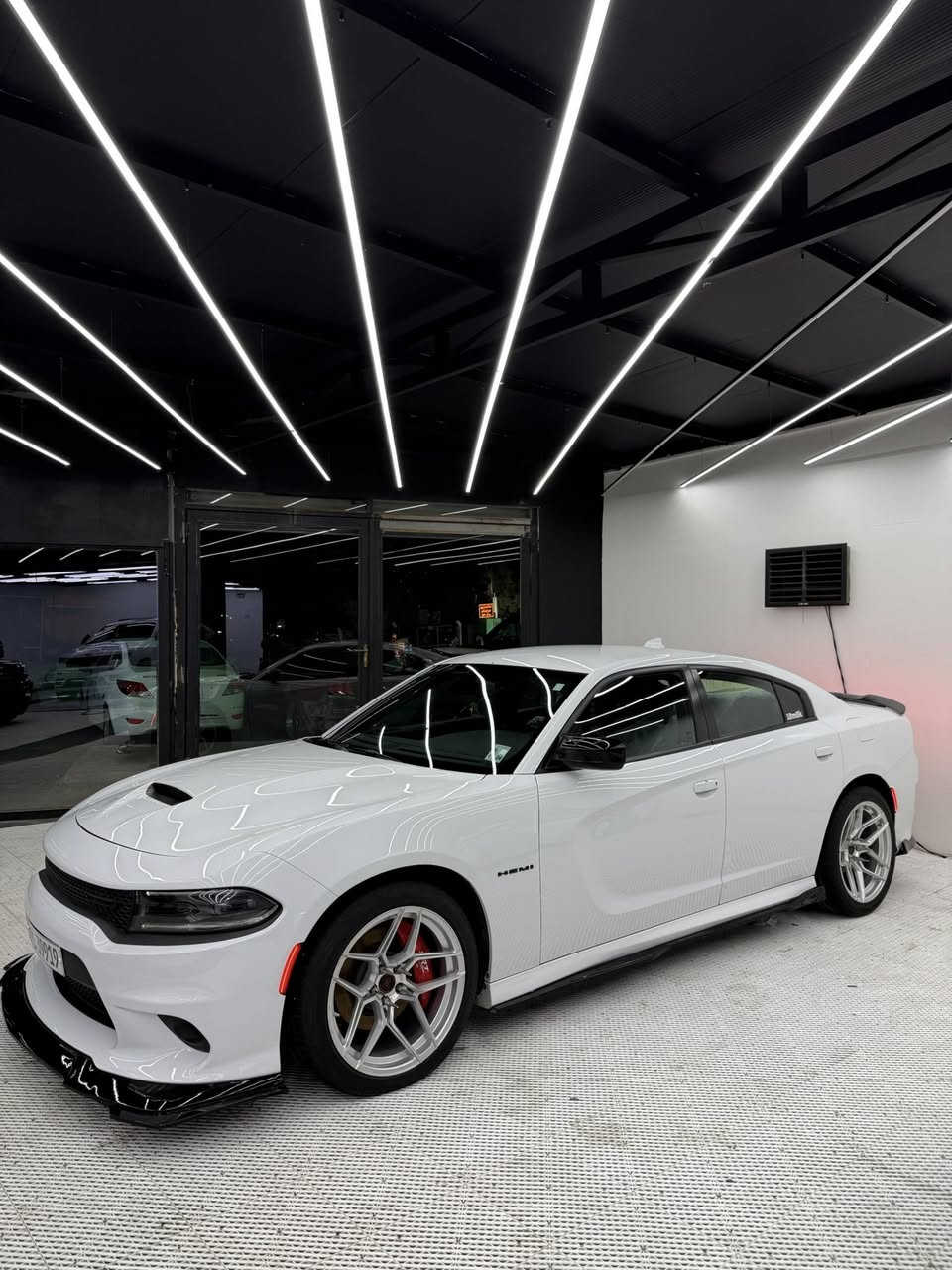 جارجر مديل 2022
لون ابيض 
ماشيه 40 الف
كلين كلين السياره مكفوله من الدعاميه لدعاميه بشرط
ماعده بارد كد اربع اصابع بالجاملغ السونار بالمنشور
الاضافات العليهه
برمجة وتفريغ مصطفى ايكل 🦅
بوابات علي الوادي 
ويا روهانا جديد وستدات طلقات
تخم تاير جديد
كت كامل لحايه دفيوزر زعانف دوس 
لدات سموك متحرك
كفر فجوج ٦ بستم
مكان السياره بغداد شارع فلسطين

***********
