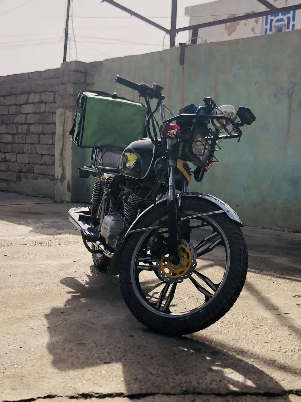 السلام عليكم سيفان موديل 20 دراجه كامله متكامله ضفيره بلاديه جديده باتري جديد نكره سلف كهربائيات  من التاير للتاير شغاله سعر 360
مكاني بيجي حي العصري ***********
