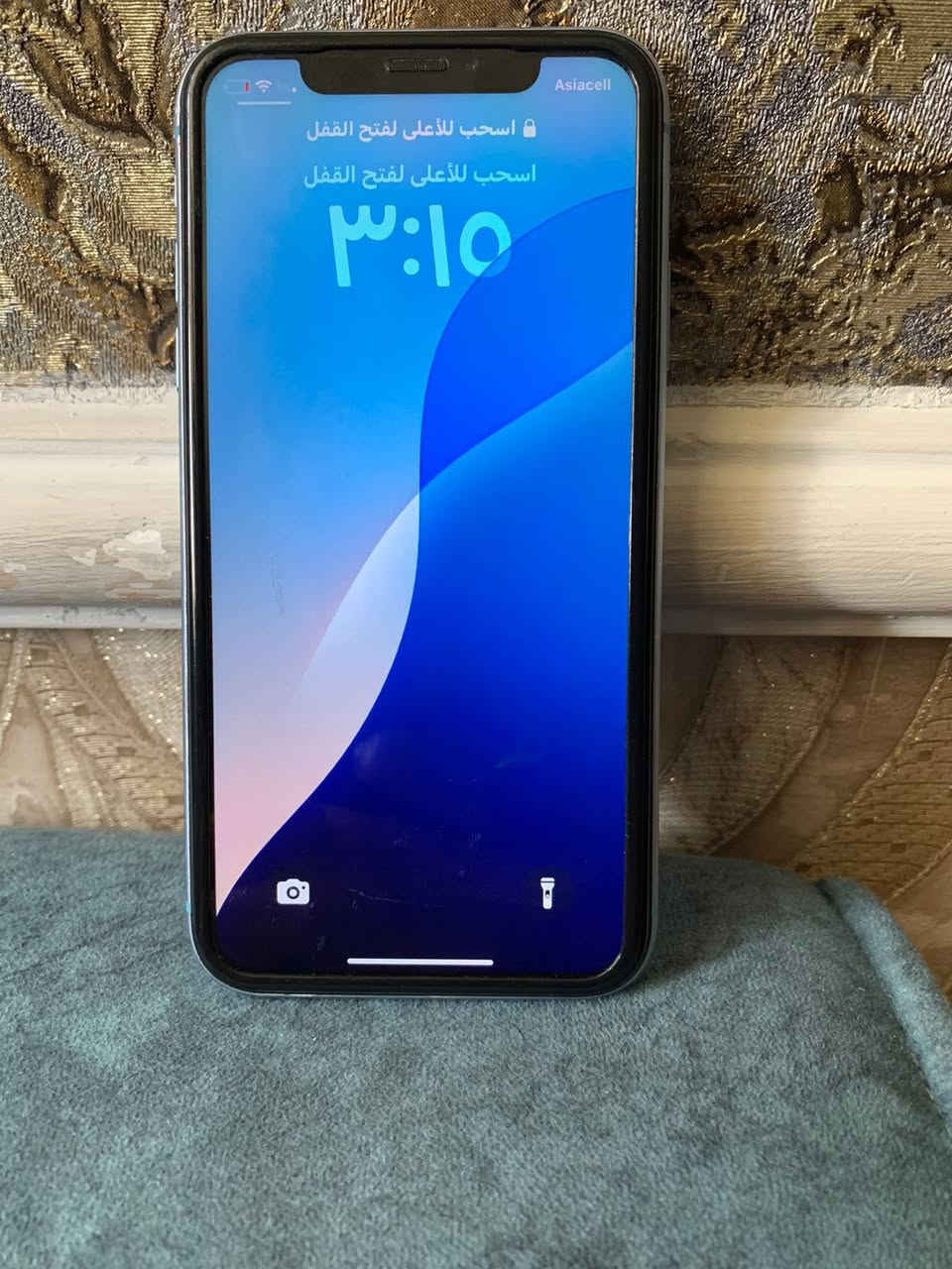 ايفون اكس ار , ذاكره 128 بس بطاريه مبدله وفطر خفيف بضهر والباقي كله مكفول الرقم ***********
